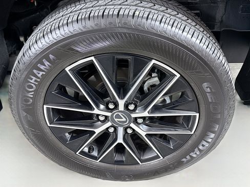 Certified 2024 Lexus GX 550 image 30