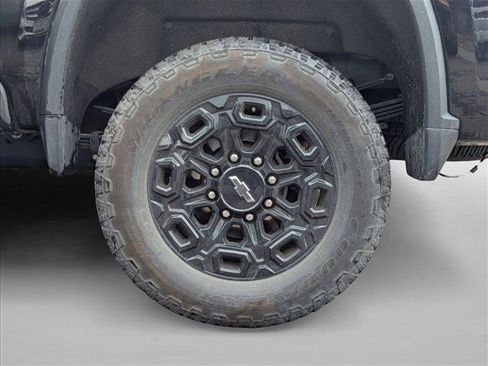 Used 2024 Chevrolet Silverado 3500 High Country w/ Technology Package AWD/4WD image 9