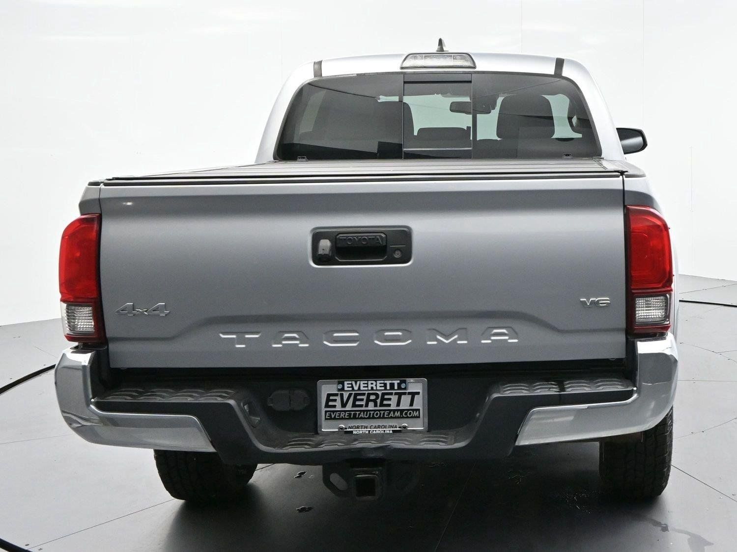 Used 2019 Toyota Tacoma SR5 AWD/4WD image 6