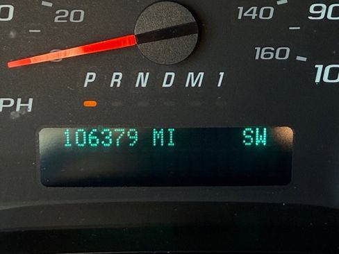 Used 2020 Chevrolet Express 3500 w/ Driver Convenience Package image 17