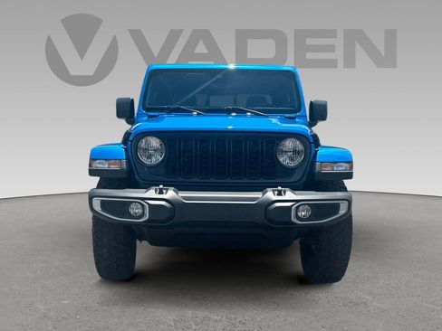 New 2025 Jeep Gladiator Sport image 28