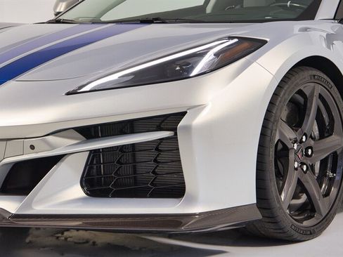 Used 2024 Chevrolet Corvette E-Ray AWD/4WD image 38