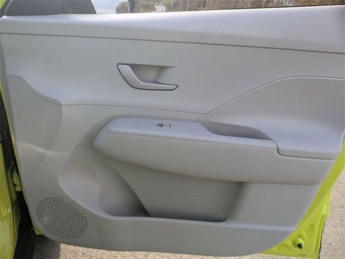 Certified 2024 Hyundai Kona SE image 34