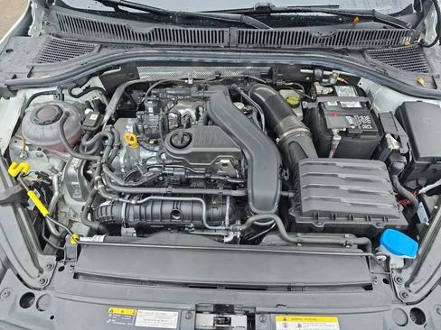 Used 2023 Volkswagen Jetta SE image 48