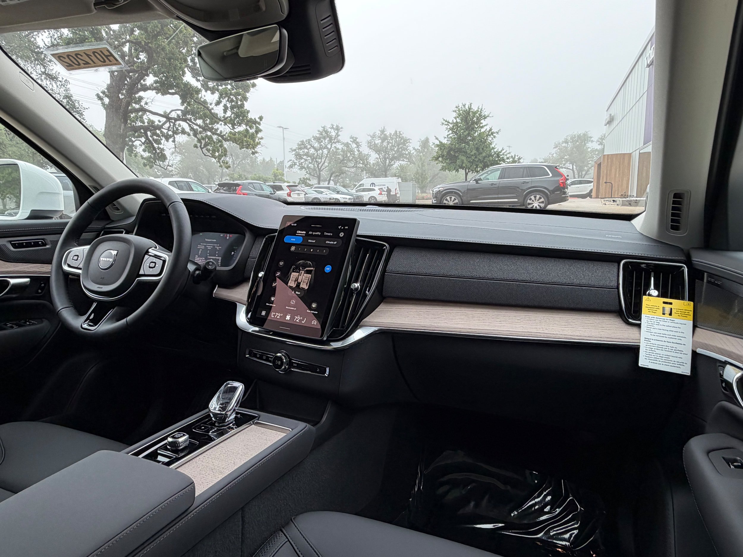 New 2026 Volvo XC90 T8 Plus w/ Protection Package Premier AWD/4WD image 11