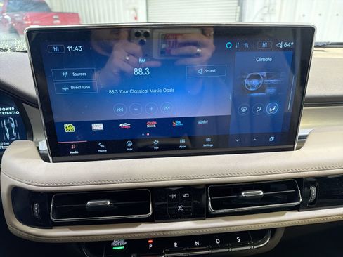 Used 2023 Lincoln Nautilus AWD w/ Premium Package image 17