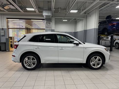 Used 2023 Audi Q5 2.0T Premium w/ Convenience Package AWD/4WD image 39