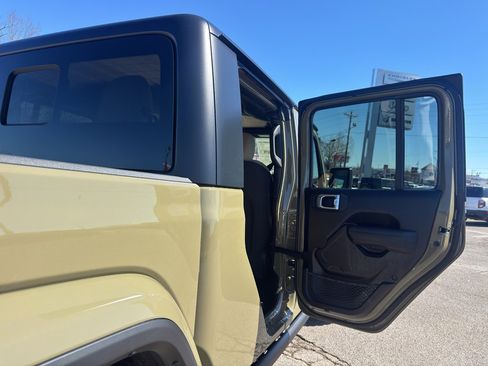 New 2026 Jeep Gladiator Willys AWD/4WD image 21