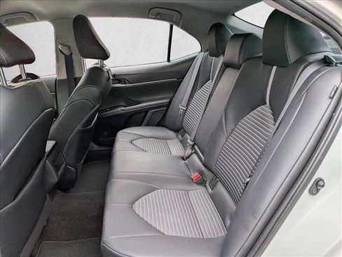 Used 2020 Toyota Camry SE image 17