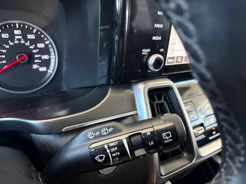 Used 2023 Kia Sorento S w/ Panoramic Sunroof Package FWD image 21