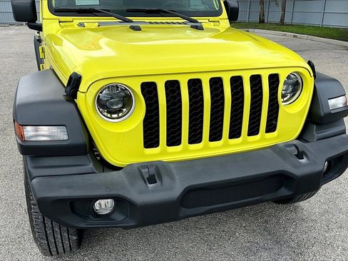 Used 2024 Jeep Wrangler Sport S image 11