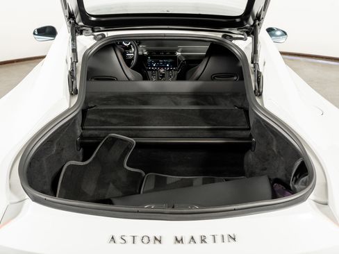 Used 2025 Aston Martin V8 Vantage Coupe image 46