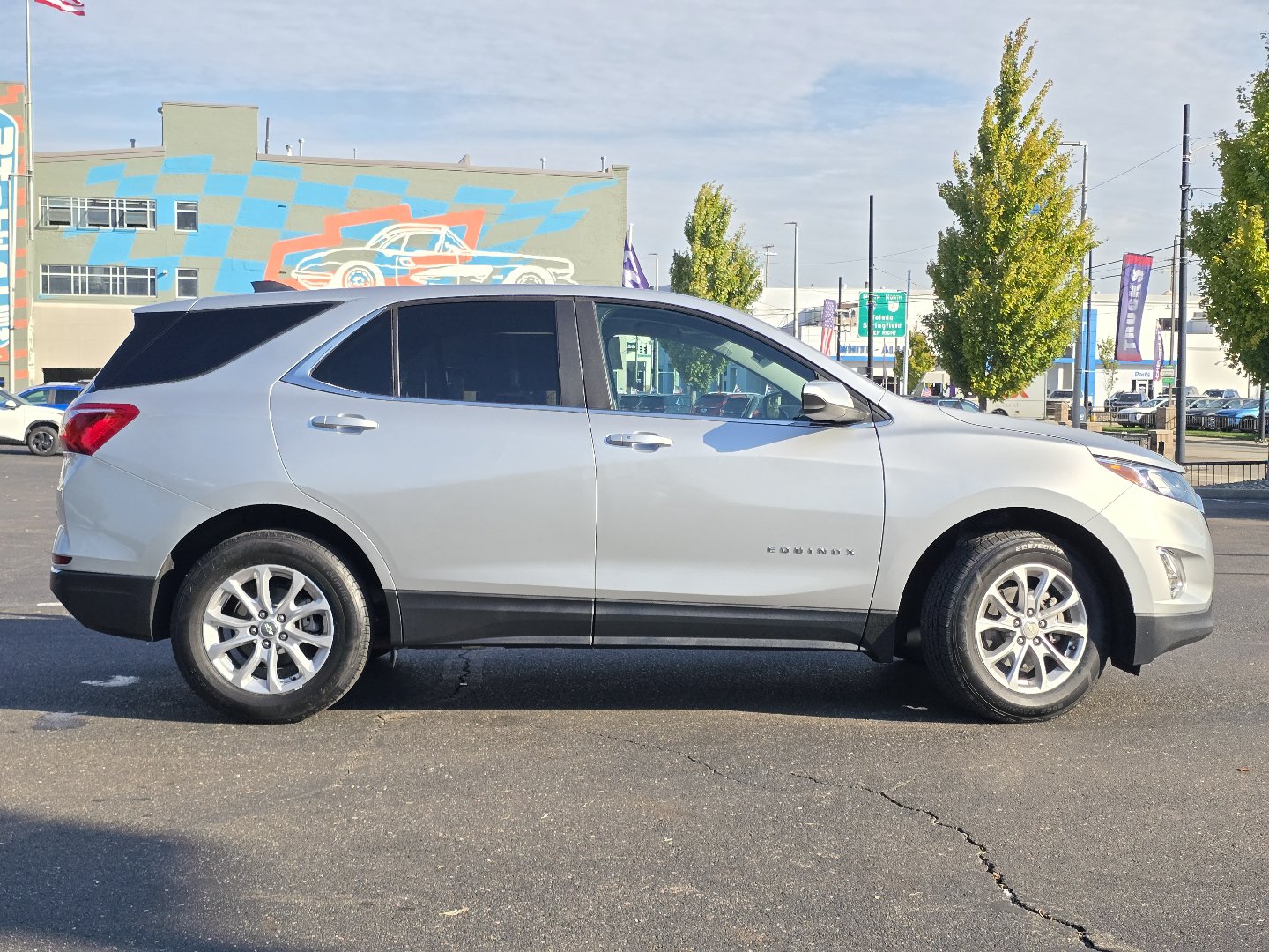 Used 2021 Chevrolet Equinox LT FWD image 23