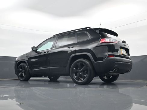 Used 2019 Jeep Cherokee Latitude Plus FWD image 27
