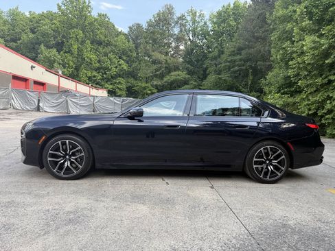 Used 2023 BMW 760i xDrive AWD/4WD image 3
