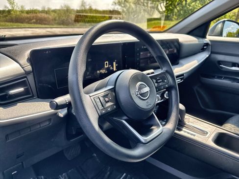 Certified 2025 Nissan Kicks SV AWD/4WD image 22