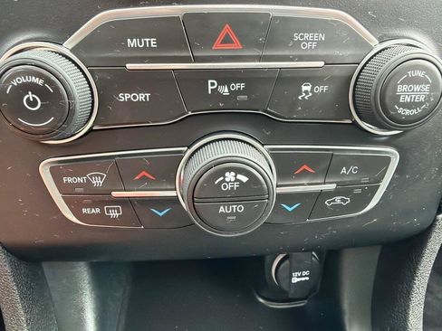 Used 2017 Dodge Charger SXT w/ AWD Plus Group image 22