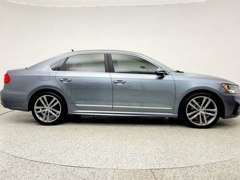 Used 2016 Volkswagen Passat 1.8T R-Line FWD image 4