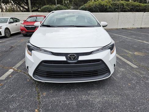 Used 2024 Toyota Corolla LE image 3