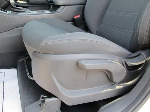 Used 2020 Kia Sorento LX FWD image 12