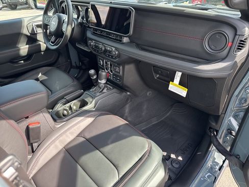 New 2025 Jeep Gladiator Rubicon image 30