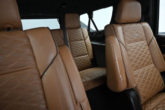 Used 2022 Cadillac Escalade ESV Sport w/ LPO, ONYX Package AWD/4WD image 18