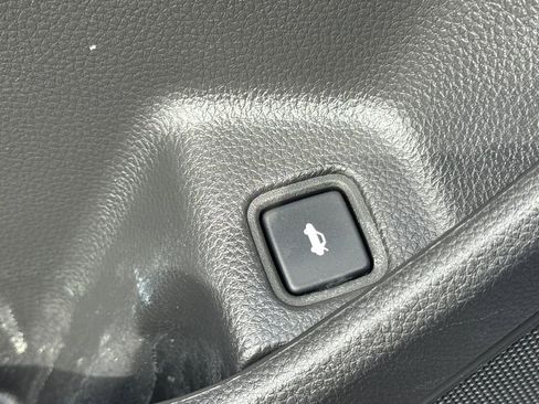 Used 2018 Honda Accord EX image 24