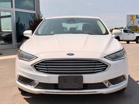 Used 2018 Ford Fusion SE w/ Equipment Group 602A FWD image 5