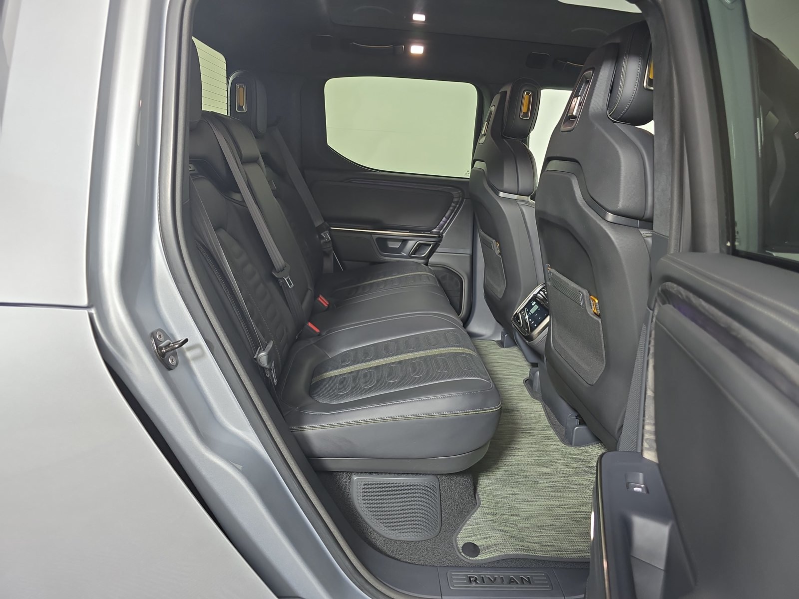 Used 2022 Rivian R1T Adventure AWD/4WD image 22