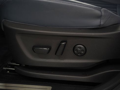 Used 2023 Nissan Ariya image 30