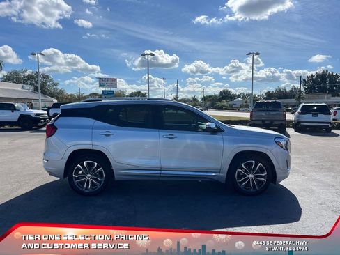 Used 2020 GMC Terrain Denali w/ Denali Premium Package image 8