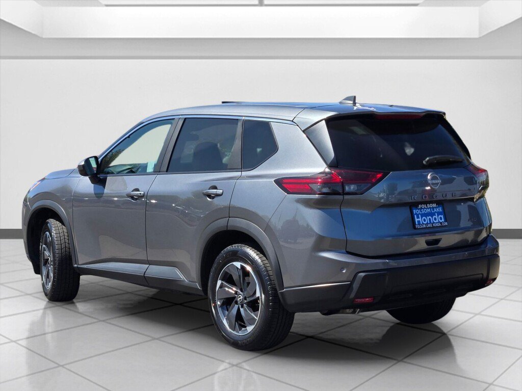 Used 2025 Nissan Rogue SV AWD/4WD image 7