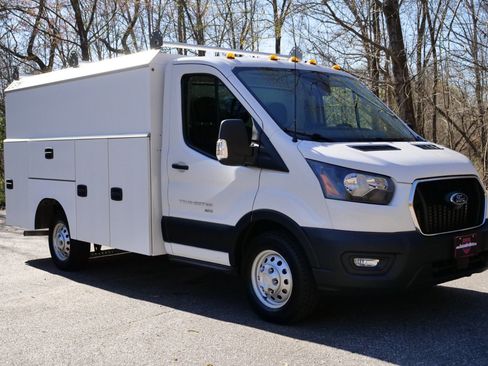 Used 2024 Ford Transit 350 AWD w/ Exterior Upgrade Package image 4