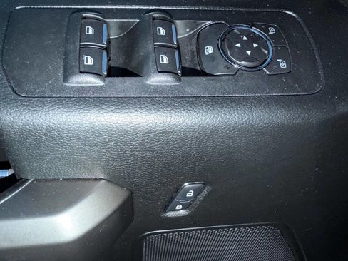 Used 2019 Ford F150 XLT w/ Equipment Group 302A Luxury AWD/4WD image 23