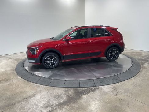 New 2025 Kia Niro EX image 8
