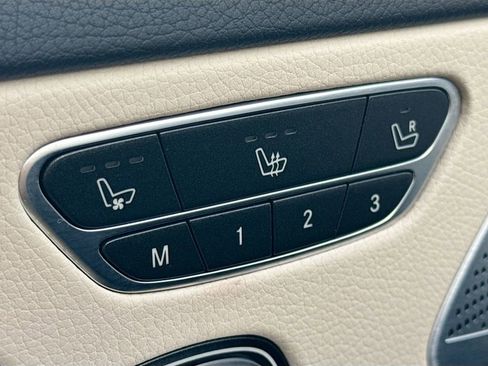 Used 2020 Mercedes-Benz S 560 Sedan w/ Premium Package image 22
