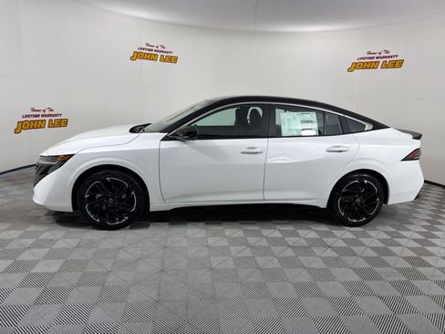 New 2026 Nissan Sentra SR w/ Floor Mat Package image 2