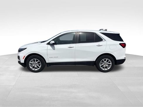 Used 2023 Chevrolet Equinox LT w/ Driver Convenience Package AWD/4WD image 3