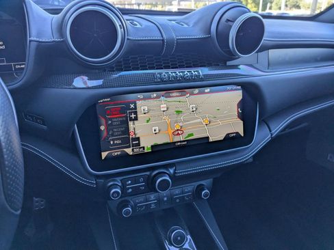 Used 2019 Ferrari Portofino image 17