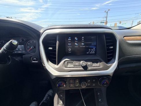 Used 2017 GMC Acadia SLE FWD image 15
