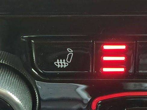 Certified 2023 Jeep Grand Cherokee Overland w/ Luxury Tech Group IV image 29