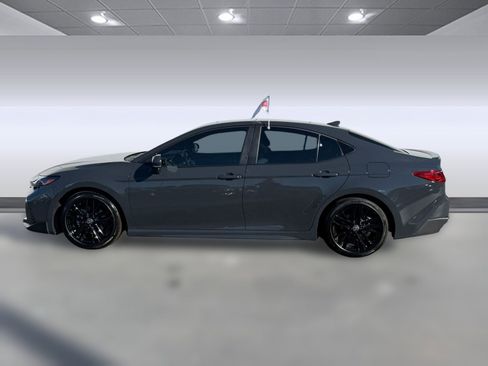 Certified 2025 Toyota Camry SE image 2