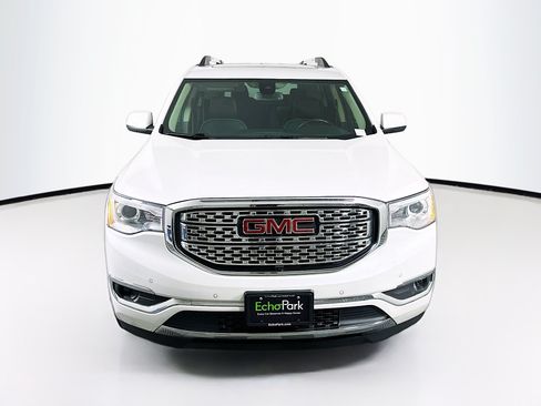 Used 2019 GMC Acadia Denali w/ Technology Package FWD image 2