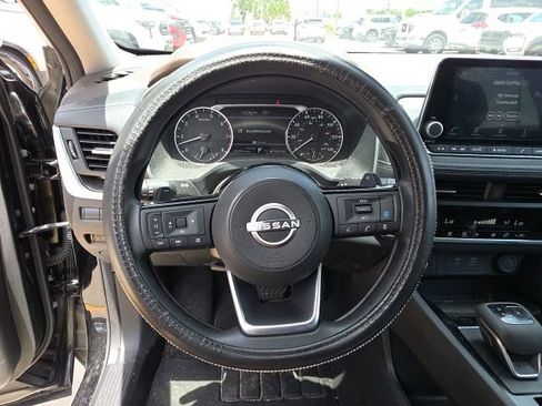 Used 2023 Nissan Rogue SV FWD image 15