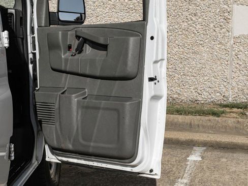 Used 2020 Chevrolet Express 2500 image 40