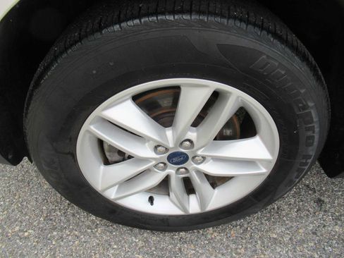 Used 2016 Ford Edge SEL w/ Equipment Group 201A AWD/4WD image 12