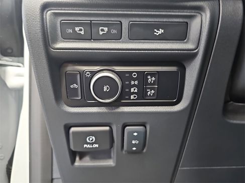 Used 2024 Ford F150 Lariat w/ FX4 Off-Road Package image 26