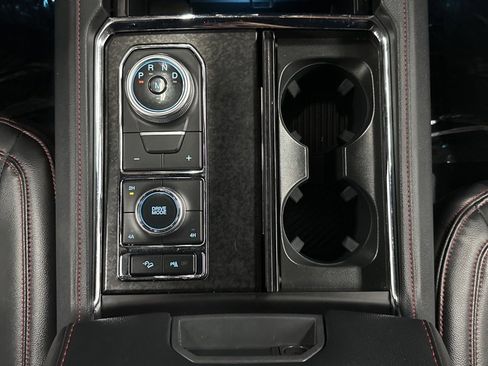 Used 2024 Ford Expedition Limited image 24