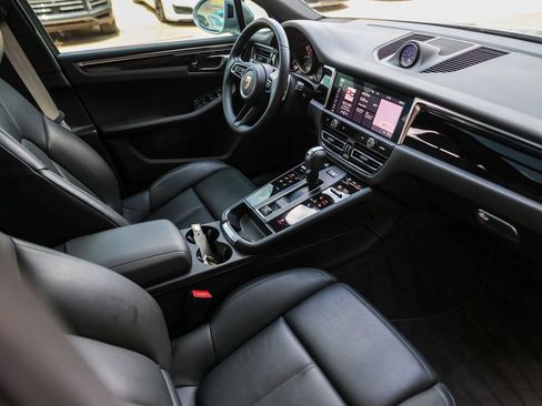 Certified 2023 Porsche Macan AWD/4WD image 37