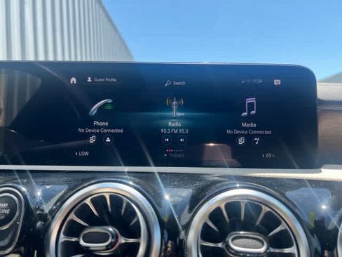 Used 2023 Mercedes-Benz CLA 250 image 32